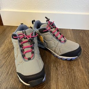 Columbia Girls Omni-grip Techlite hiking boots - Size 4